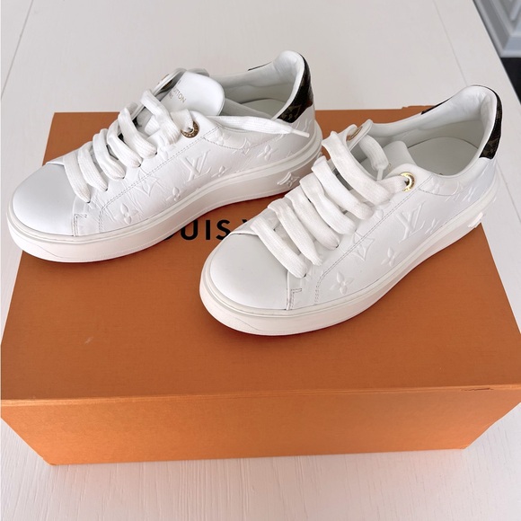 Louis Vuitton White Monogram Debossed Leather Time Out Sneakers authentic - Picture 7 of 8
